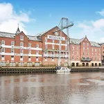 Riverside At Woodsmill Quay *