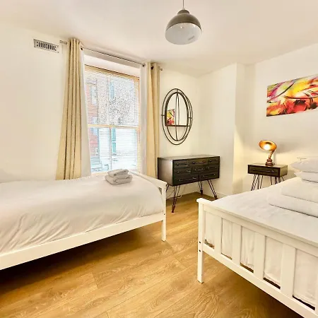 Riverside At Woodsmill Quay *