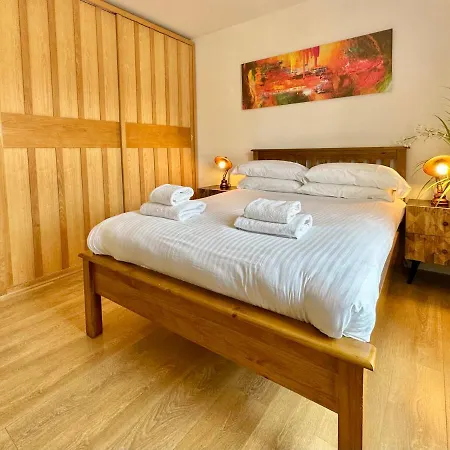 Apartment Riverside At Woodsmill Quay